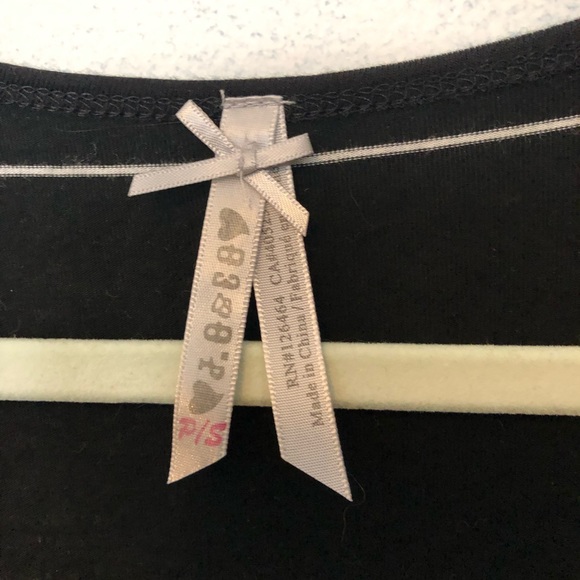 Light weight black and white sweater. Size: S. Lightly worn. - Picture 4 of 6